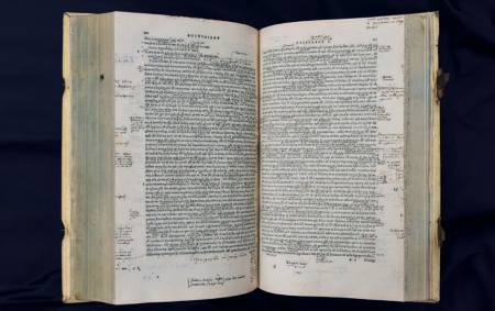 Thuküdidész - A peloponnészoszi háború története című művének ógörög nyelvű, 1541-es Bázeli kiadása kézírásos kommentárokkal.